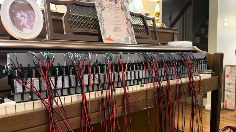 Piano Gets An Arduino Implant