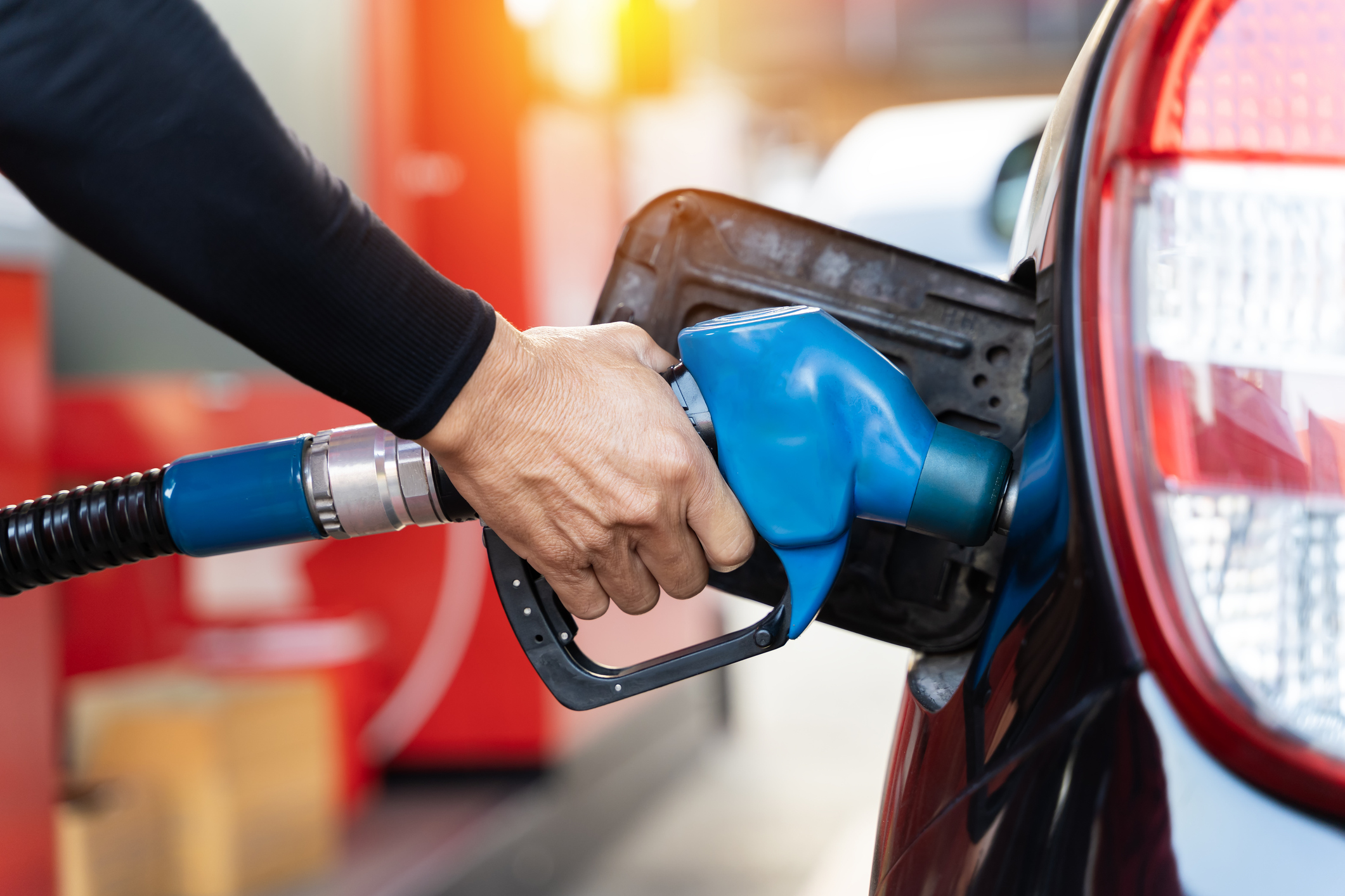 Global Auto Stocks Plunge as Trump Imposes 25% Vehicle Tariffs