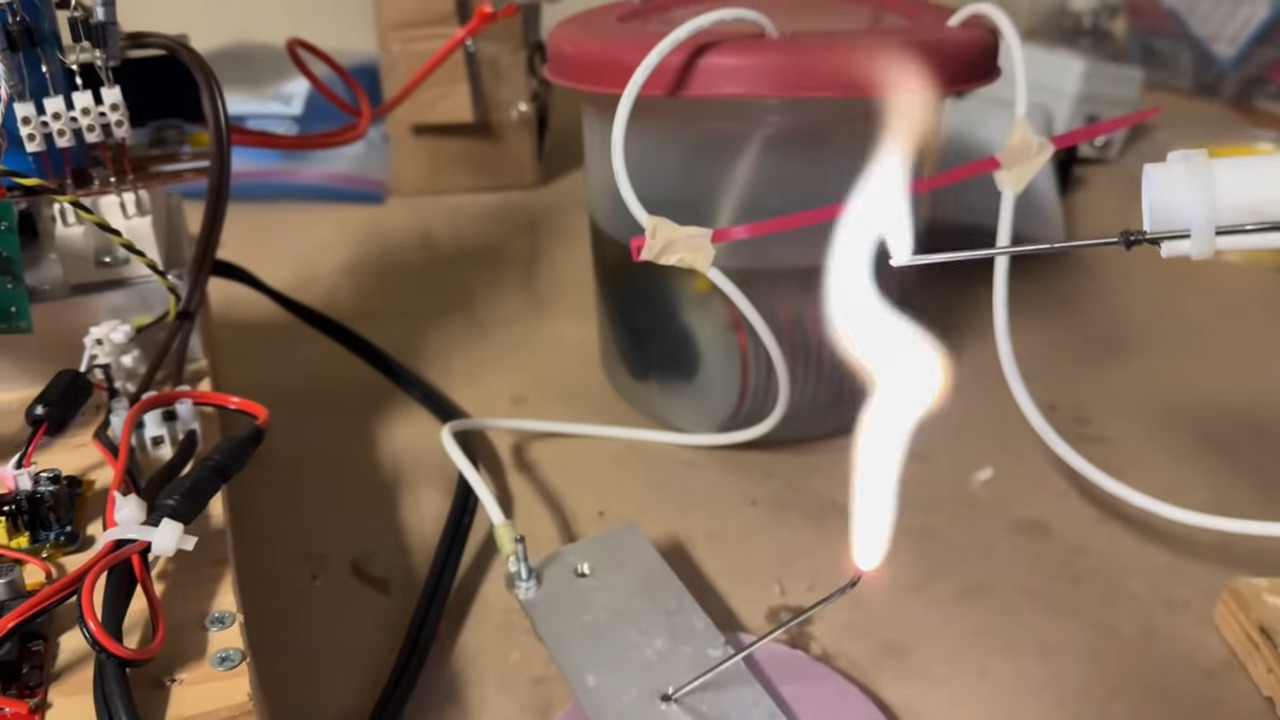 Satisfy Your High-Voltage Urges With This Printable Flyback Transformer