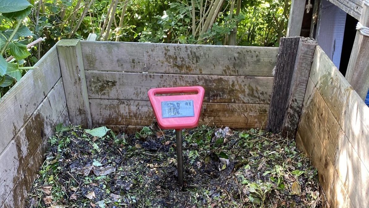 Keep Track Of The Compost With LoRaWAN