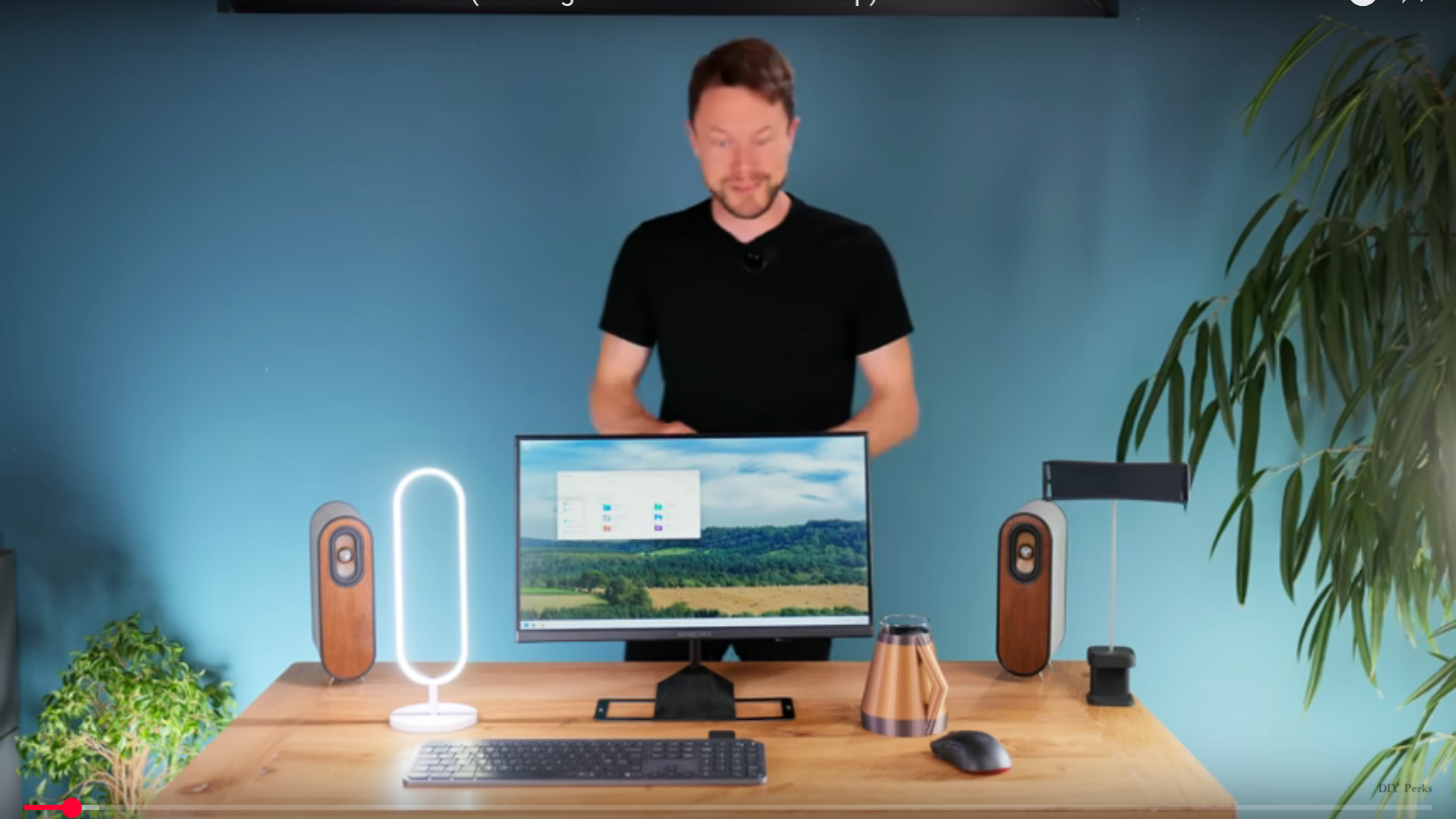 Wireless Power Makes For Cable-Free Desk