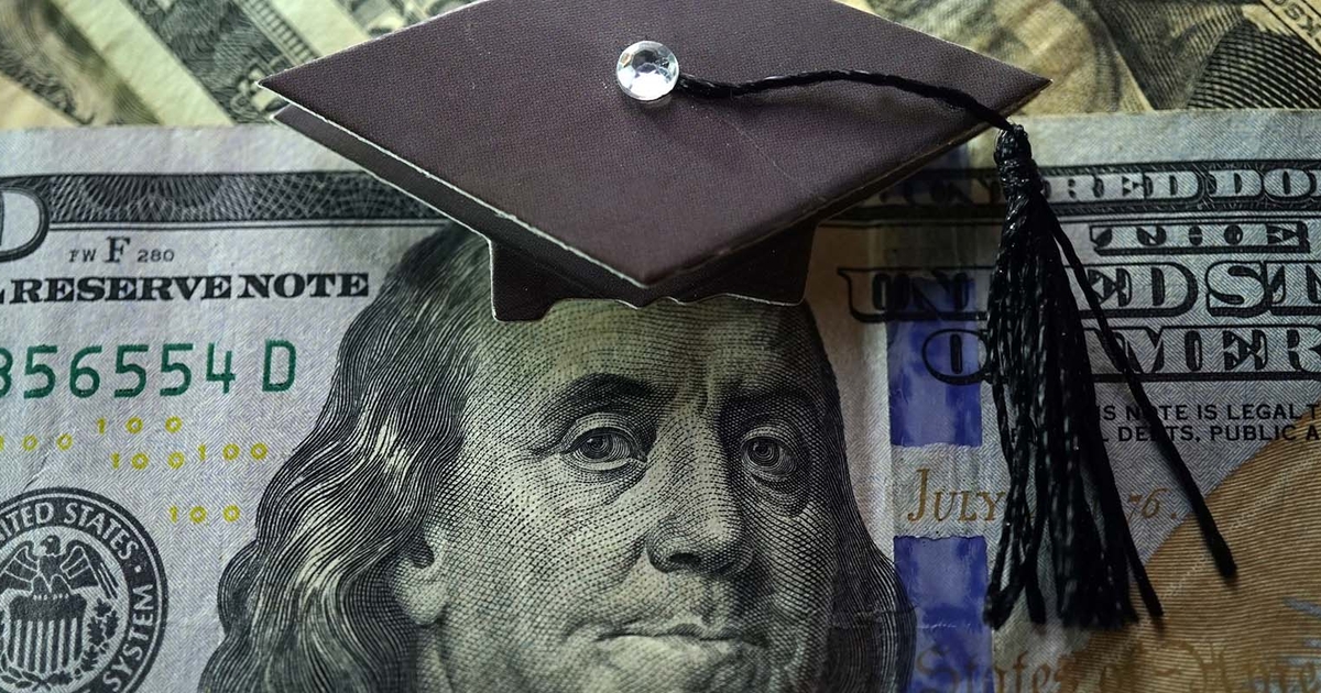 How to Efficiently Check for College Scholarships