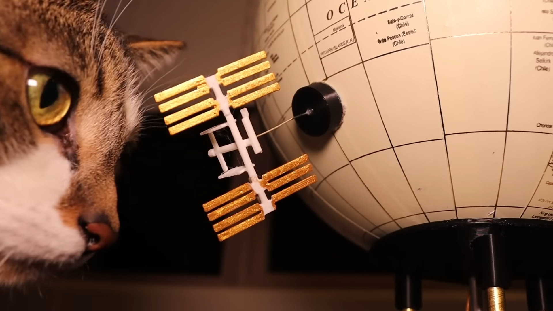 Touch Lamp Tracks ISS With Style