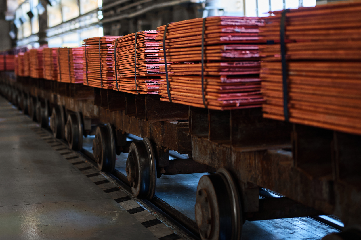 Copper Crashes 14% After Wild Ride, Gold Flat Despite Fed Drama
