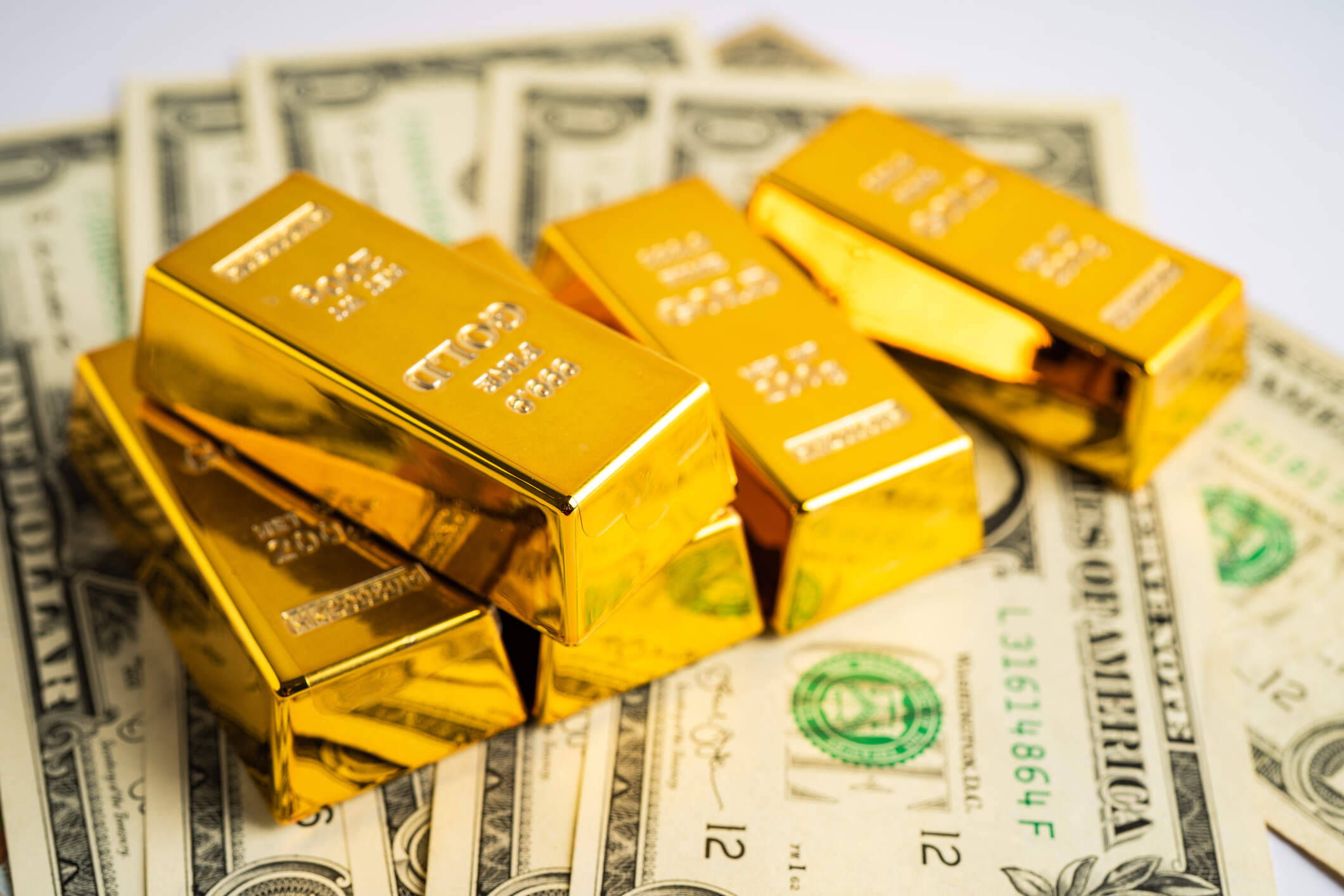 PBoC Extends Gold Buying to 9 Months While Imports Crash 62% in H1 2025