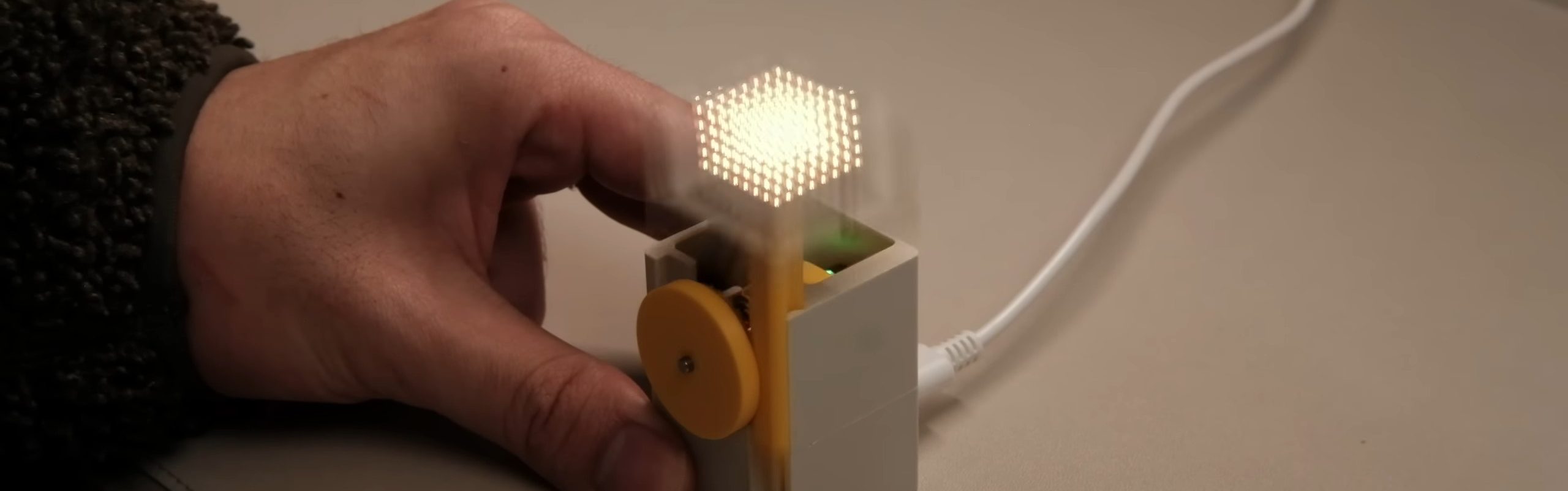 Volumetric Display Takes A Straight Forward (and Backward) Approach