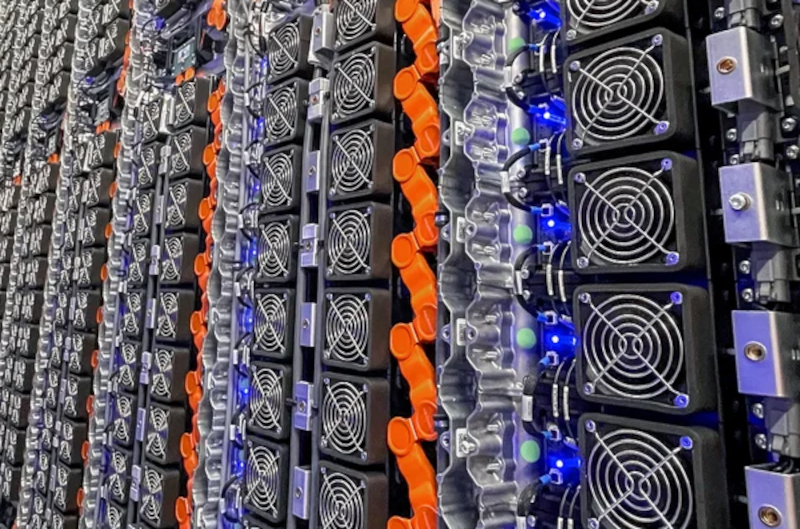 What Has 5,000 Batteries And Floats?