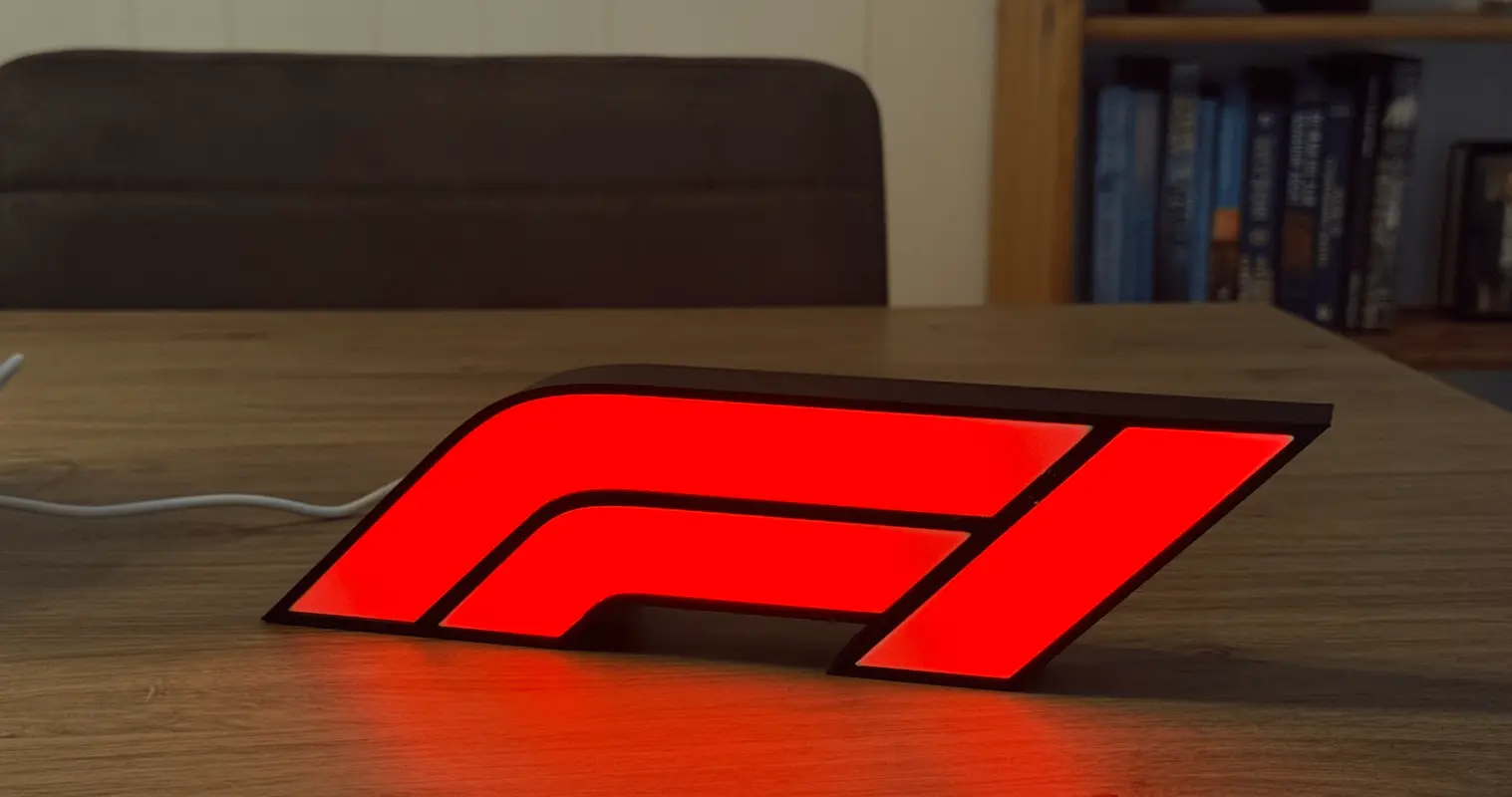 A dynamic light box for F1 events, built like the F1 logo.