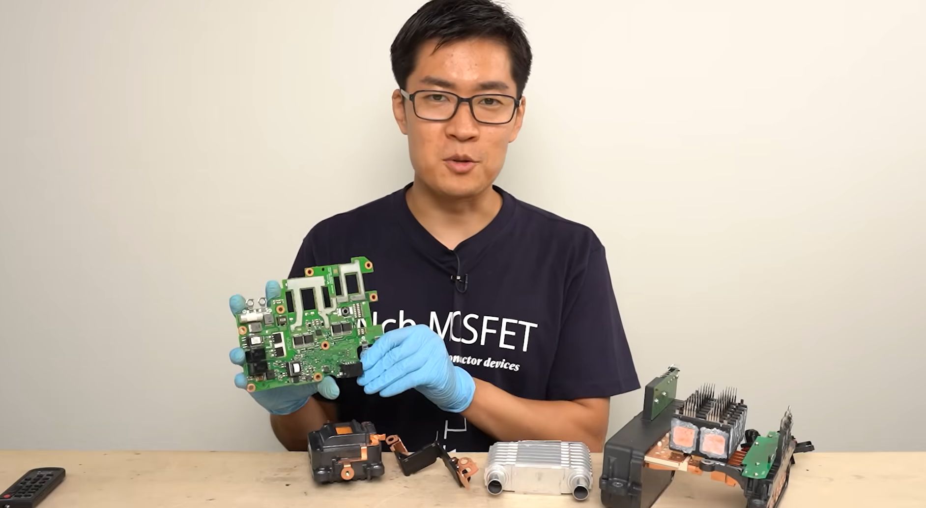 Teardown Of A 5th Generation Prius Inverter