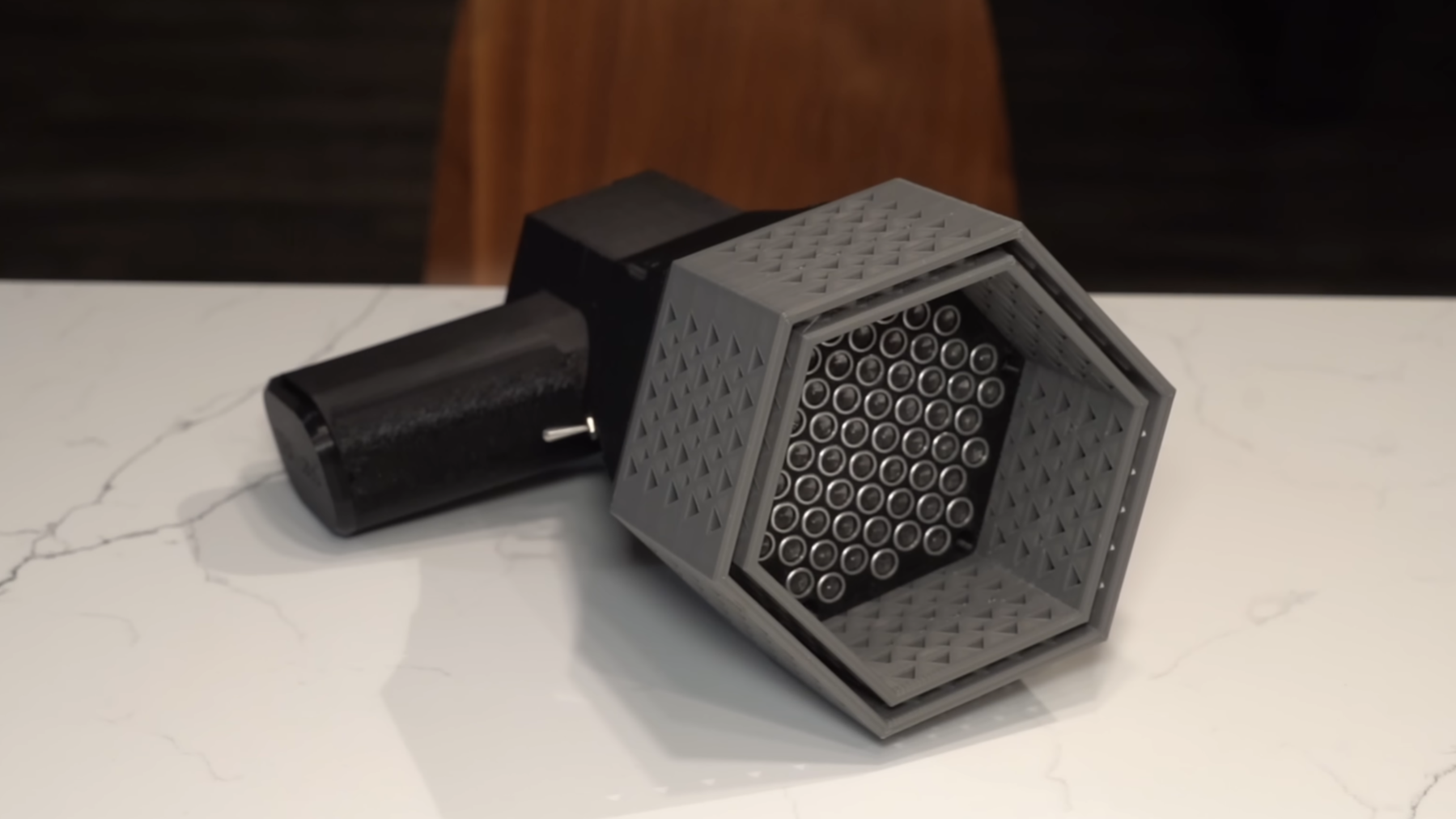 Accurately Aiming Audio With An Ultrasonic Array