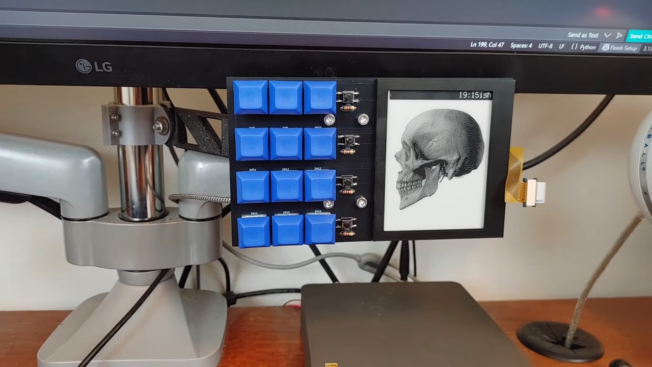 An E-Ink Macropad For Improved Productivity